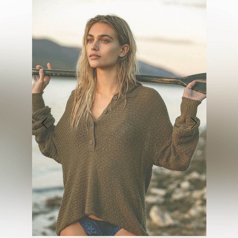 O’Neill beach sweater
